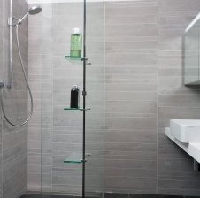 Интерьер ванной комнаты с душевой кабиной - Фото 3